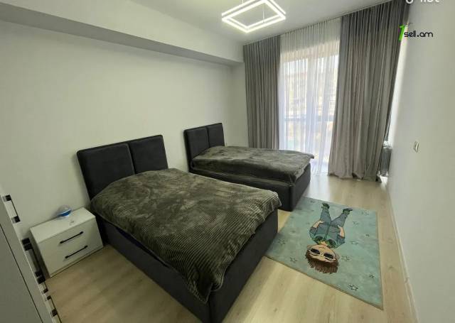 4 սենյականոց բնակարան նորակառույց շենքում Արամ Խաչատրյան փողոցում, 104 քմ, 5/13 հարկ