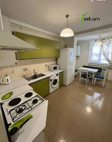 3 սենյականոց բնակարան Մեսրոպ Մաշտոցի պողոտայում, 100 քմ, 6/9 հարկ, 2 սանհանգույց, բարձր առաստաղներ