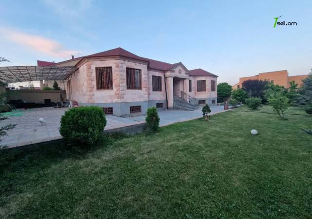 Մեկ հարկանի քարե տուն Սամվել Գևորգյան փողոցում Դավիթաշենում, 1200 ք.մ., 3+ սանհանգույց