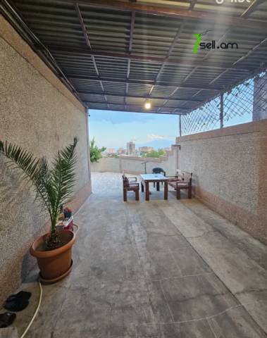 Երկու հարկանի տուն Ֆուչիկի փողոցում Աջափնյակում, 106 քմ, 2 սանհանգույց, կապիտալ վերանորոգված