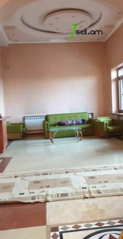 Երկու հարկանի քարե տուն Նորքի 1-ին փողոցում Նորք Մարաշում, 800 ք.մ., 3+ սանհանգույց