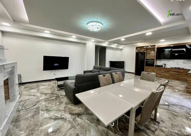 Երկու հարկանի տուն Էզրաս Հասրաթյան փողոցում Քանաքեռ Զեյթունում, 300 ք.մ., 3+ սանհանգույց