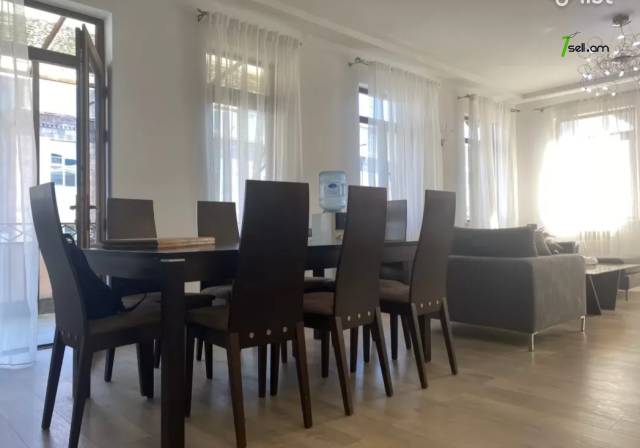 4 սենյականոց բնակարան Հովհաննես Թումանյանի փողոցում, 148 ք.մ., բարձր առաստաղներ