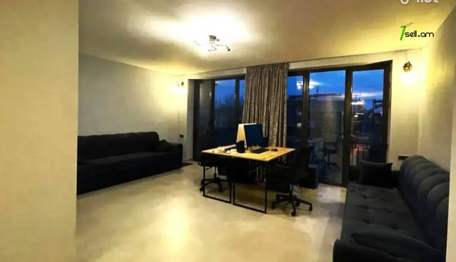 4 սենյականոց բնակարան Էրեբունու փողոցում, 100 ք.մ., բարձր առաստաղներ, կապիտալ վերանորոգված