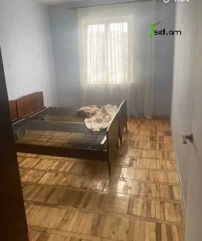 4 սենյականոց բնակարան, Հարավ Արևմտյան Բ2 թաղամաս, 100 ք.մ., 4/10 հարկ, մասնակի վերանորոգում