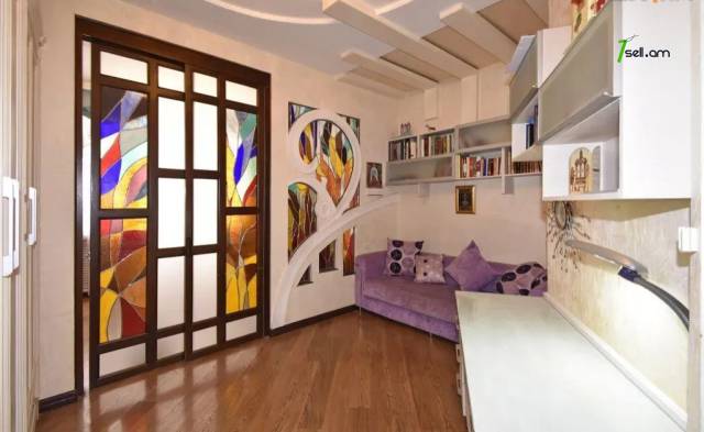 4 սենյականոց բնակարան Թումանյան փողոցում, 135 ք.մ., 3/5 հարկ, 2 սանհանգույց, բարձր առաստաղներ