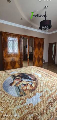 Երկու հարկանի տուն Պետրոս Դուրյանի փողոցում Ավանում, 330 քմ, 2 սանհանգույց, կապիտալ վերանորոգված