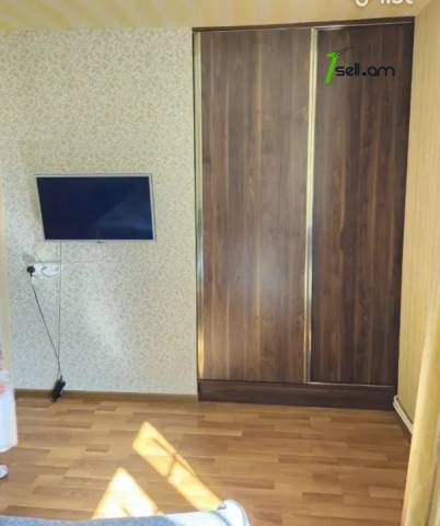 3 սենյականոց բնակարան Գորգագոծների փողոցում, 118 քմ, 1/5 հարկ, կապիտալ վերանորոգված, քարե շենք