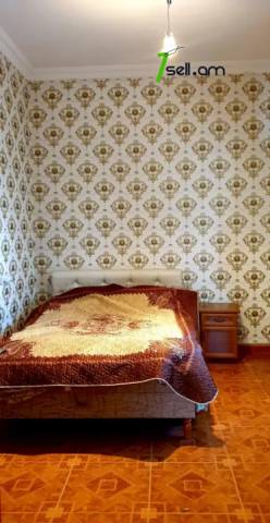 Երկու հարկանի քարե տուն, Աշտարակի խճուղի Աջափնյակում, 2000 ք.մ., 3+ սանհանգույց, մեծ հողամաս