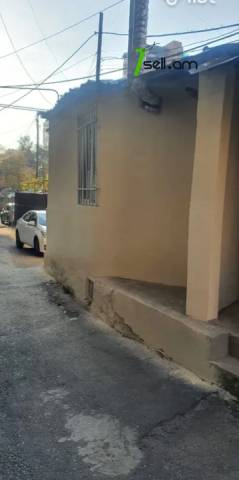 Մեկ հարկանի քարե տուն Նալբանդյան փողոցում կենտրոնում, 50 ք.մ., եվրովերանորոգված