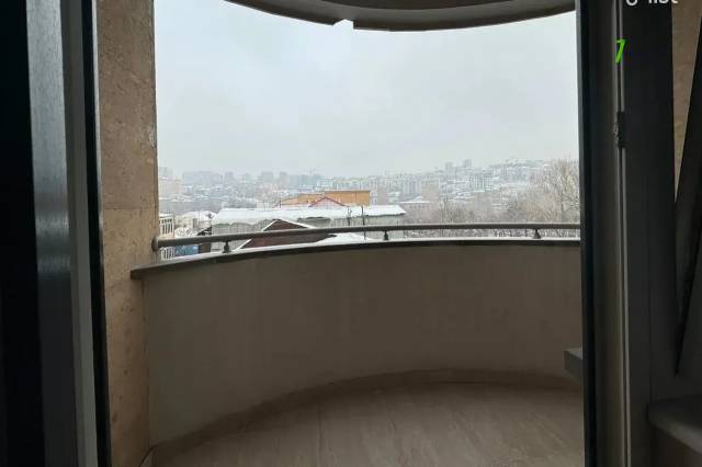 4 սենյականոց բնակարան նորակառույց շենքում Դերենիկ Դեմիրճյան փողոցում, 181 ք.մ., 4/11 հարկ