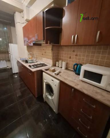 2 սենյականոց բնակարան Դերենիկ Դեմիրճյանի փողոցում, 45 ք.մ., 2 սանհանգույց, 3/9 հարկ