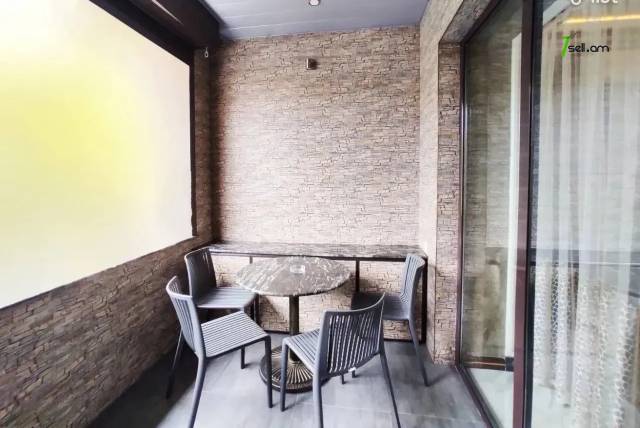 3 սենյականոց բնակարան Վարդանանց փողոցում, 86 ք.մ., 2/5 հարկ, 2 սանհանգույց, բարձր առաստաղներ