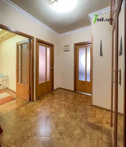 3 սենյականոց բնակարան Այգեձորի փողոցում, 73 քմ, 7/9 հարկ, կապիտալ վերանորոգված