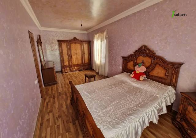 Երկու հարկանի քարե տուն Էրեբունիում, 550 ք.մ., 2 սանհանգույց, եվրովերանորոգված