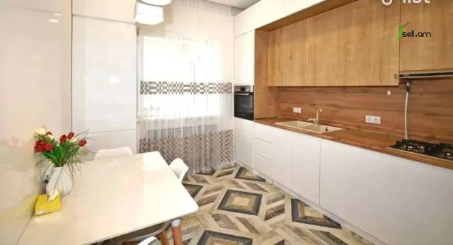 Երկու հարկանի տուն, Davit-Bek St Նոր Նորքում, 410 քմ, 2 սանհանգույց, դիզայներական ոճով վերանորոգված