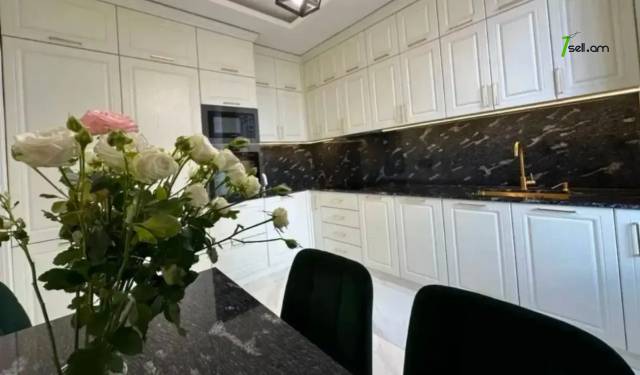 Երեք հարկանի քարե թաունհաուզ Սամվել Գևորգյան փողոցում Դավթաշենում, 178 քմ, 3+ սանհանգույց