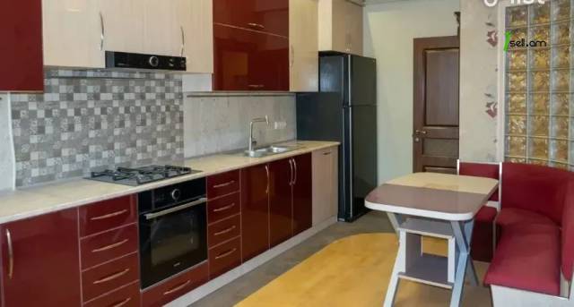 4 սենյականոց բնակարան նորակառույց շենքում Անաստաս Միկոյանի փողոցում, 165 ք.մ., 2 սանհանգույց