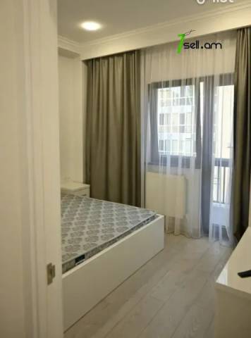 3 սենյականոց բնակարան նորակառույց շենքում Հանրապետության փողոցում, 55 քմ, նախավերջին հարկ