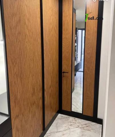 Երկու հարկանի թաունհաուզ Վերին Անտառային փողոցում կենտրոնում, 250 ք.մ., 3+ սանհանգույց