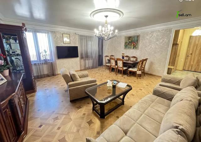 4 սենյականոց բնակարան Դավիթ Մալյան փողոցում, 103 ք.մ., 1/5 հարկ, 2 սանհանգույց, եվրովերանորոգված