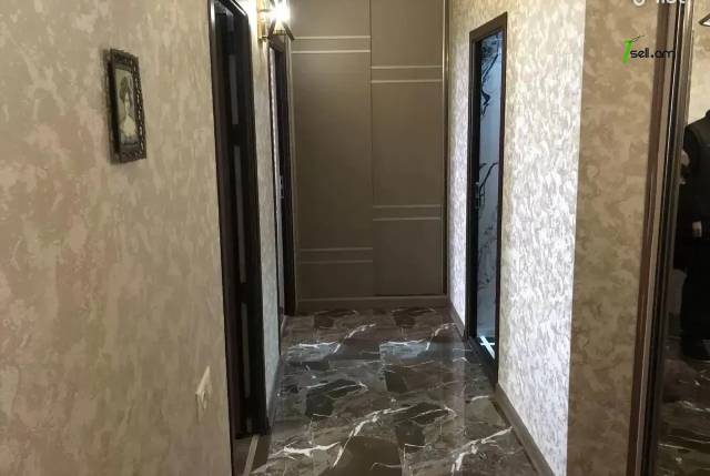 3 սենյականոց բնակարան, Նազարբեկյան թաղամաս, 100 ք.մ., նախավերջին հարկ, մի քանի պատշգամբ