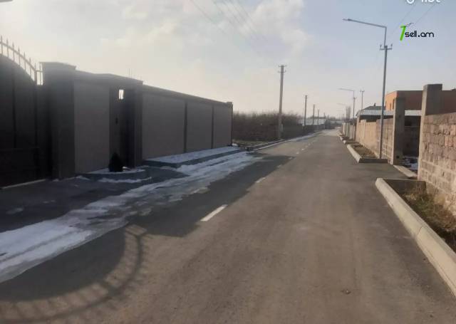 Հողատարածք բնակելի շինությունների համար Բալահովիտում, 800 ք.մ.