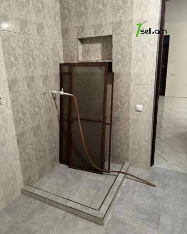 Երեք հարկանի քարե տուն 1-ին փողոցում Զովունիում, 800 ք.մ., 3+ սանհանգույց, կապիտալ վերանորոգված