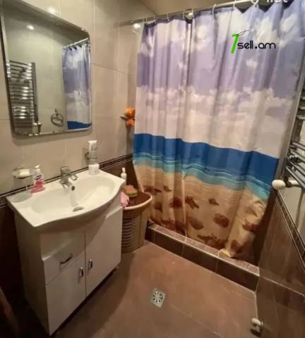 3 սենյականոց բնակարան նորակառույց շենքում Մազմանյան փողոցում, 80 ք.մ., 5/12 հարկ