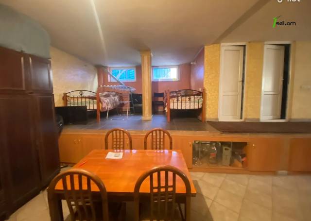 Չորս հարկանի քարե տուն Տիչինայի փողոցում Մալաթիա Սեբաստիայում, 660 քմ, 3+ սանհանգույց