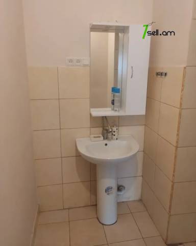 2 սենյականոց բնակարան Առնո Բաբաջանյան փողոցում, 50 ք.մ., 4/9 հարկ, կապիտալ վերանորոգված