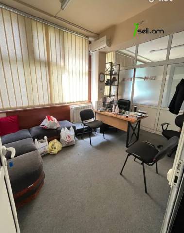 Բազմաֆունկցիոնալ գույք Վարդանանց փողոցում կենտրոնում, 300 քմ