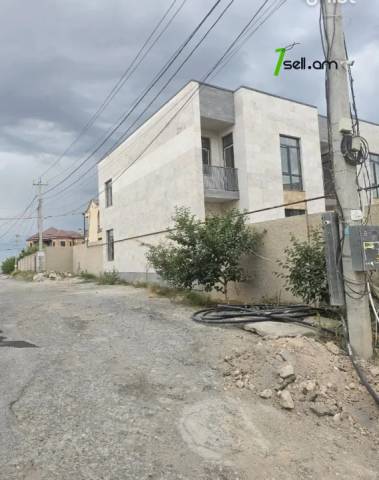 Երկու հարկանի թաունհաուզ, Գ-1 թաղամաս Աջափնյակում, 153 քմ, 2 սանհանգույց