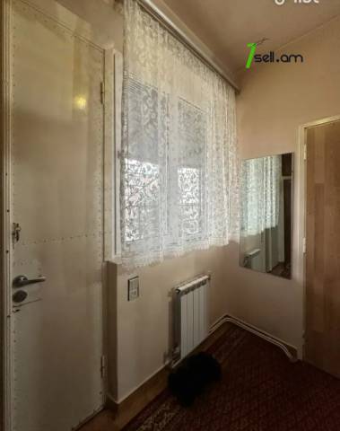 Երկու հարկանի քարե տուն Գրիգոր Զոհրապի փողոցում Աջափնյակում, 294 քմ, 2 սանհանգույց