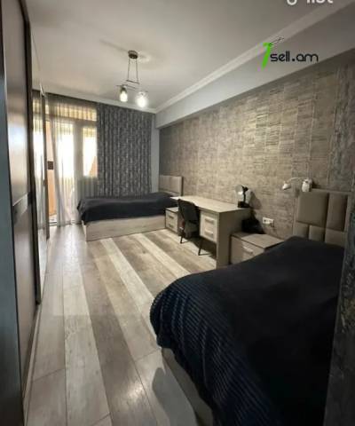 4 սենյականոց բնակարան Եզնիկ Կողբացու փողոցում, 105 քմ, կապիտալ վերանորոգված