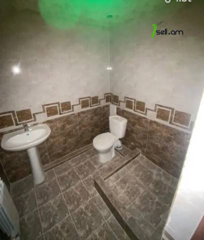 3 սենյականոց բնակարան նորակառույց շենքում Սիսակյան փողոցում, 83 քմ, նախավերջին հարկ