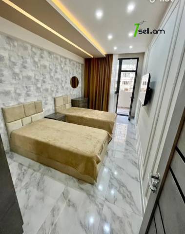 3 սենյականոց բնակարան Եզնիկ Կողբացու փողոցում, 75 ք.մ., 4/9 հարկ, կապիտալ վերանորոգված