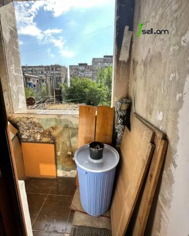 2 սենյականոց բնակարան Քաջազնունի փողոցում, 67 ք.մ., 3/10 հարկ, մասնակի վերանորոգում