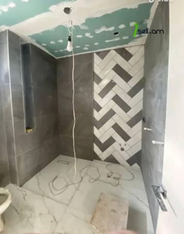Երկու հարկանի տուն, Թբիլիսյան խճուղի Քանաքեռ Զեյթունում, 165 ք.մ., 2 սանհանգույց