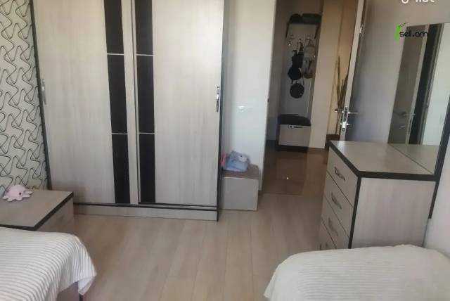 4 սենյականոց բնակարան Զաքարիա Քանաքեռցու փողոցում, 80 ք.մ., նախավերջին հարկ, կապիտալ վերանորոգված