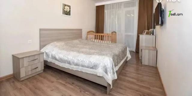 3 սենյականոց բնակարան Կոմիտասի պողոտայում, 75 ք.մ., 2/7 հարկ, 2 սանհանգույց, մի քանի պատշգամբ