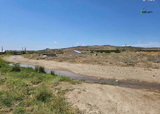 Գյուղատնտեսական հողատարածք Զովունիում, 5000 ք.մ.