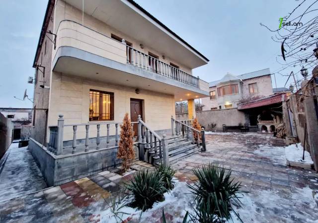 Երկու հարկանի քարե տուն, Դավթաշեն վարչական շրջան Դավիթաշենում, 650 ք.մ., 2 սանհանգույց