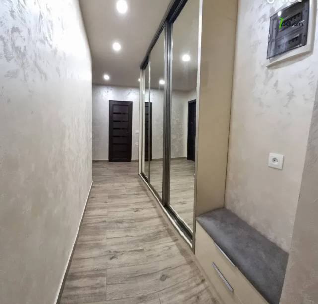 2 սենյականոց բնակարան Հանրապետության փողոցում, 67 քմ, 7/9 հարկ, կապիտալ վերանորոգված