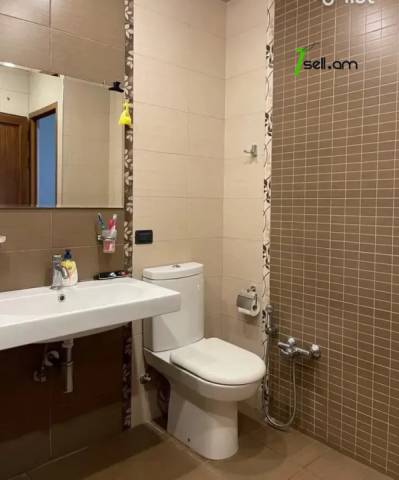 4 սենյականոց բնակարան նորակառույց շենքում Կոմիտասի պողոտայում, 127 ք.մ., 2 սանհանգույց