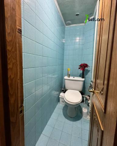 3 սենյականոց բնակարան Նանսենի փողոցում, 87 ք.մ., 3/5 հարկ, կոսմետիկ վերանորոգում, քարե շենք