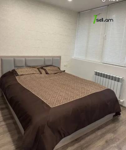 2 սենյականոց բնակարան Արամ Խաչատրյան փողոցում, 55 ք.մ., մի քանի պատշգամբ, նախավերջին հարկ