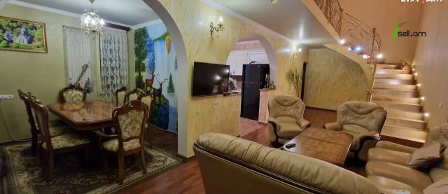 Երկու հարկանի քարե տուն Աջափնյակում, 350 ք.մ., 2 սանհանգույց, եվրովերանորոգված