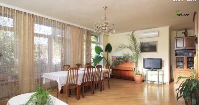 Չորս հարկանի քարե տուն Երզնկյան փողոցում Արաբկիրում, 350 ք.մ., 3+ սանհանգույց, կապիտալ վերանորոգված