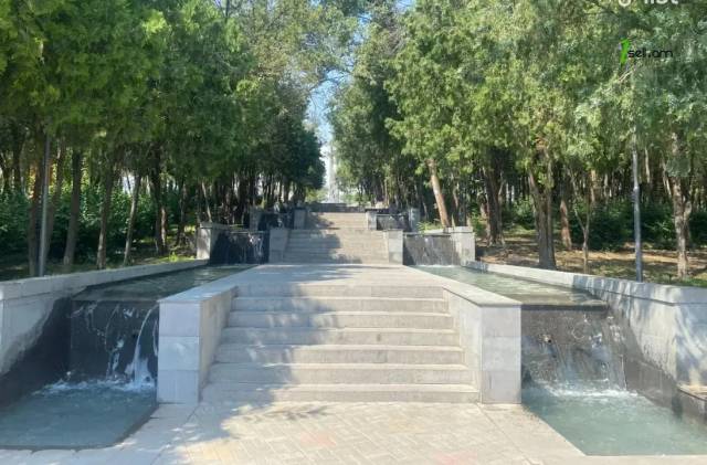 Ընդարձակ 5 սենյականոց բնակարան նորակառույց շենքում Վահրամ Փափազյան փողոցում, 284 ք.մ.